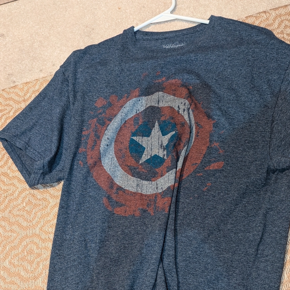 Men's captain america shirt
